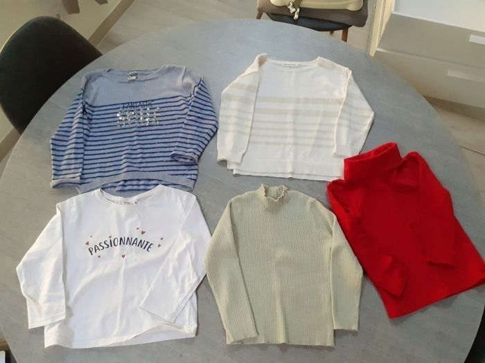 Lot t shirts et pulls fille 3 ans