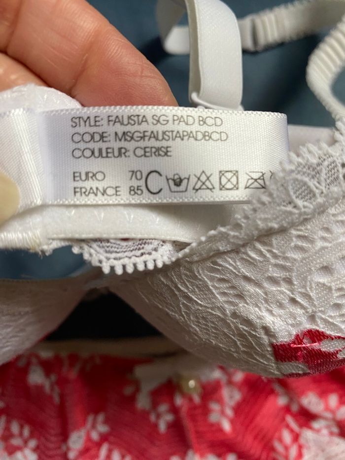 Ensemble lingerie soutien-gorge et tanga neuf - photo numéro 3
