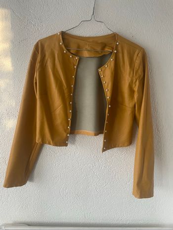 Veste courte similicuir avec perles