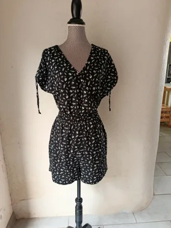 Combishort noir fleuri Taille S Kiabi