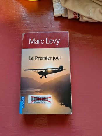 Livre . Le premier jour. Marc levy