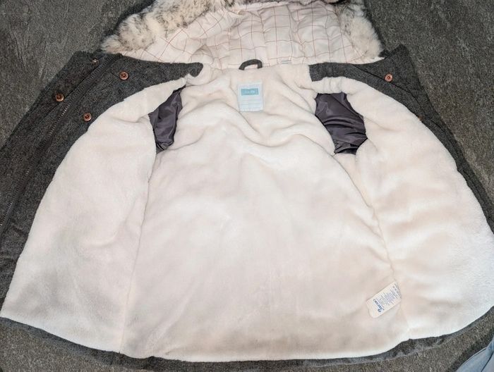 Manteau à capuche chaud fille 3 ans comme NEUF - photo numéro 2