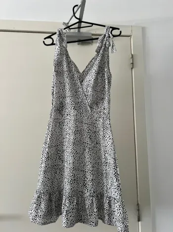 Jolie robe noir et blanc taille S