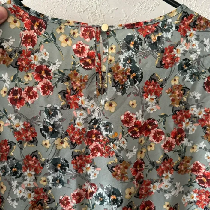 Blouse fleurie - photo numéro 3