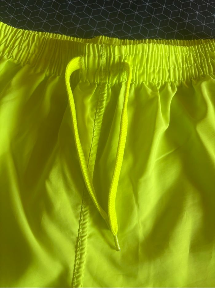Short garçon jaune 14 ans - photo numéro 4