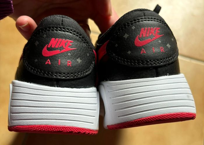 Belle paire de baskets Nike T. 36 fille neuves avec étiquette - photo numéro 6
