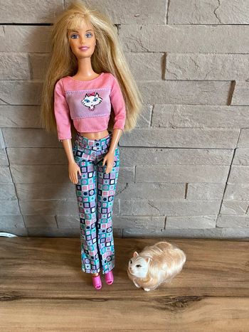 Barbie et son chat