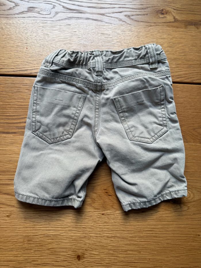 Short garçon – Tape à l’Œil 👦 Taille : 3 ans Très bon état - photo numéro 2