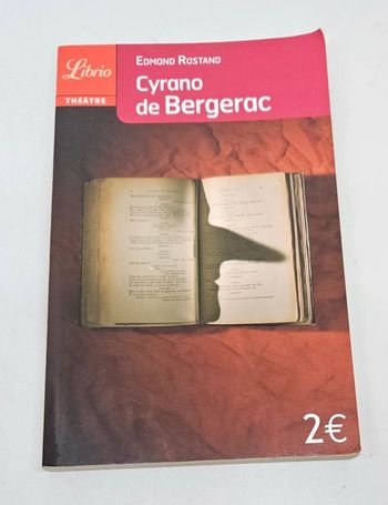 "Cyrano de Bergerac", de Edmond Rostand.
Librio.
ISBN : 978.2.290.33528.4