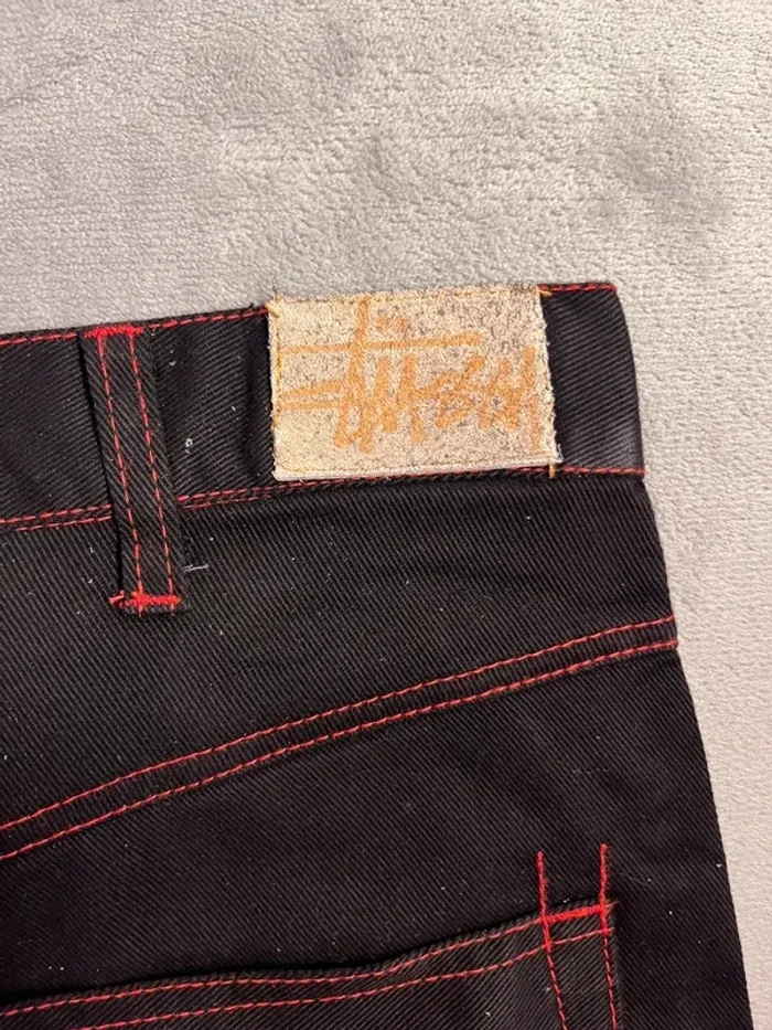 Short/Jort Stussy Embroidered Red Big Logo Back – Taille L - photo numéro 6