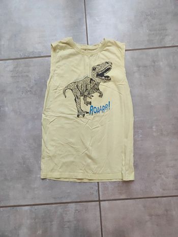 Débardeur garçon taille 12 ans.