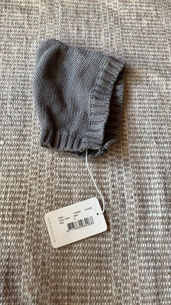 Bonnet avec fermeture sous le manton en coton bébé