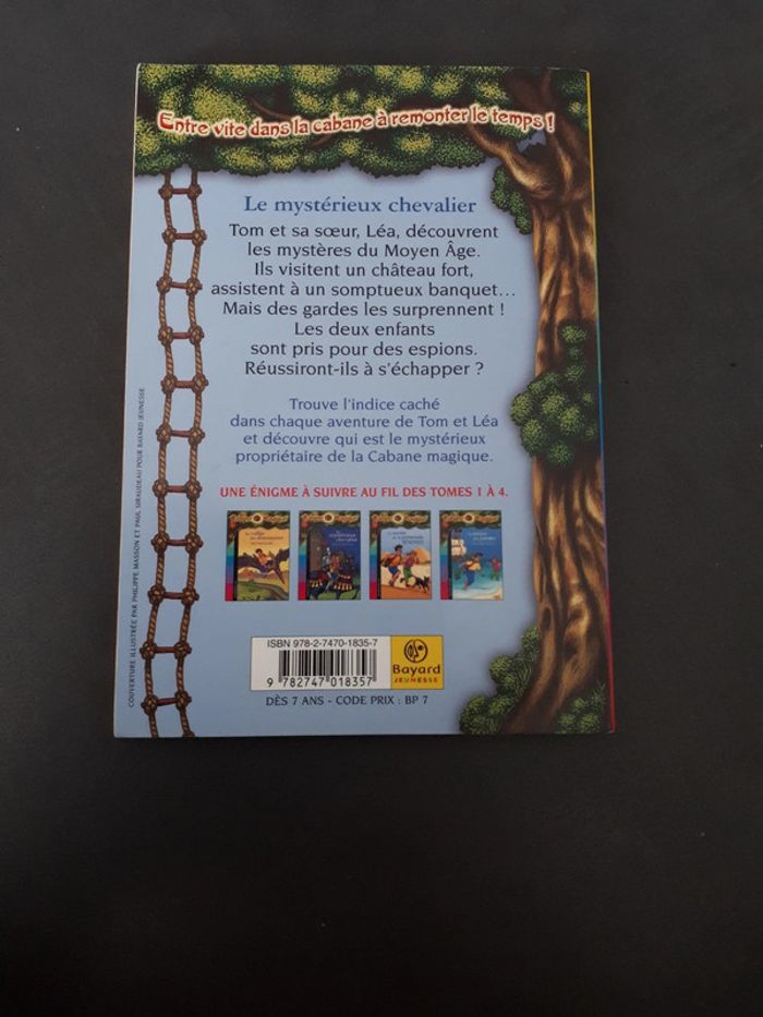 Livre la cabane magique le mystérieux chevalier - photo numéro 2