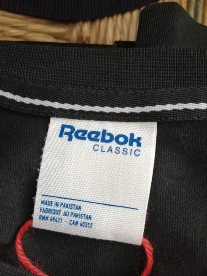Tee-shirt de sport noir imprimé style fleurs et écriture reebok / reebok / (M) - photo numéro 5