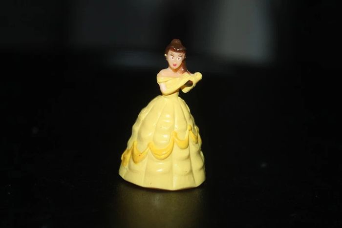 Figurine Belle - La belle et la bête - Disney