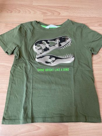 T-shirt dinosaure