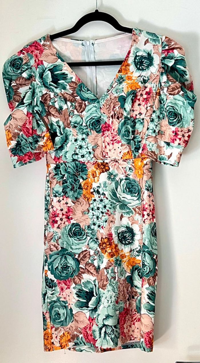 Robe courte imprimée fleurs style vintage taille 36