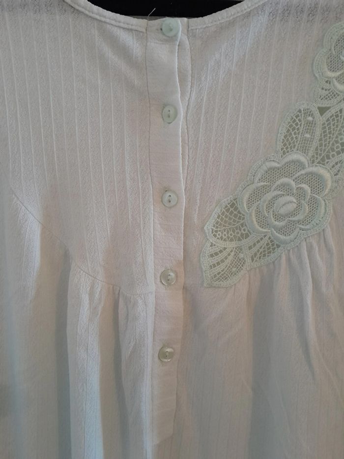 Chemise de nuit, taille 52, Marque La plus Belle, couleur vert très clair - photo numéro 4