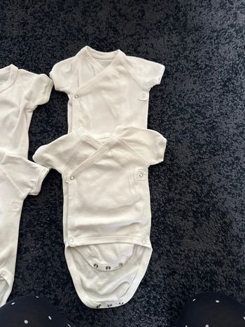 Lots de body petit bateau naissance /1 mois