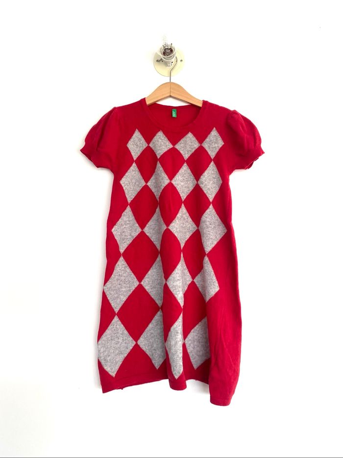 Robe rouge avec losanges gris «  united coloris of Benneton » 8/9 ans