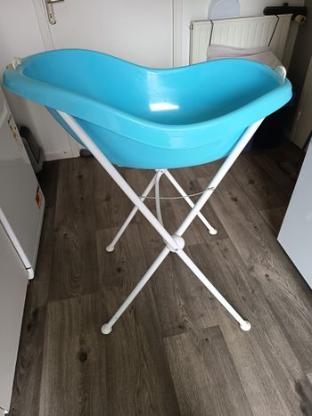 Baignoire bébé sur pied