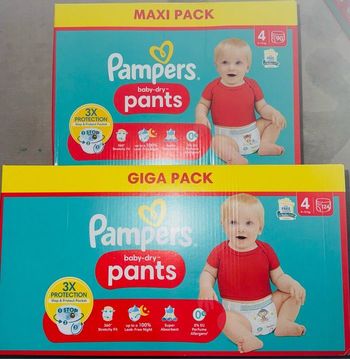 Lot de 2 paquets de couches Pampers taille 4