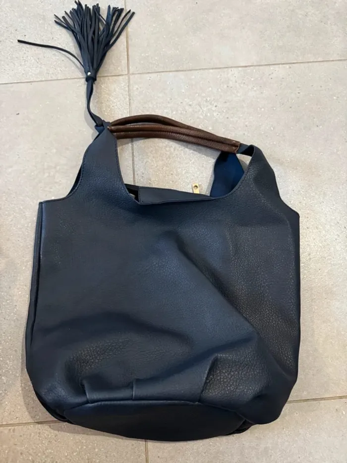 Sac seau navy, très bon état, 44x30cm - photo numéro 2