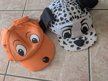 Lot 2 casquettes enfants
