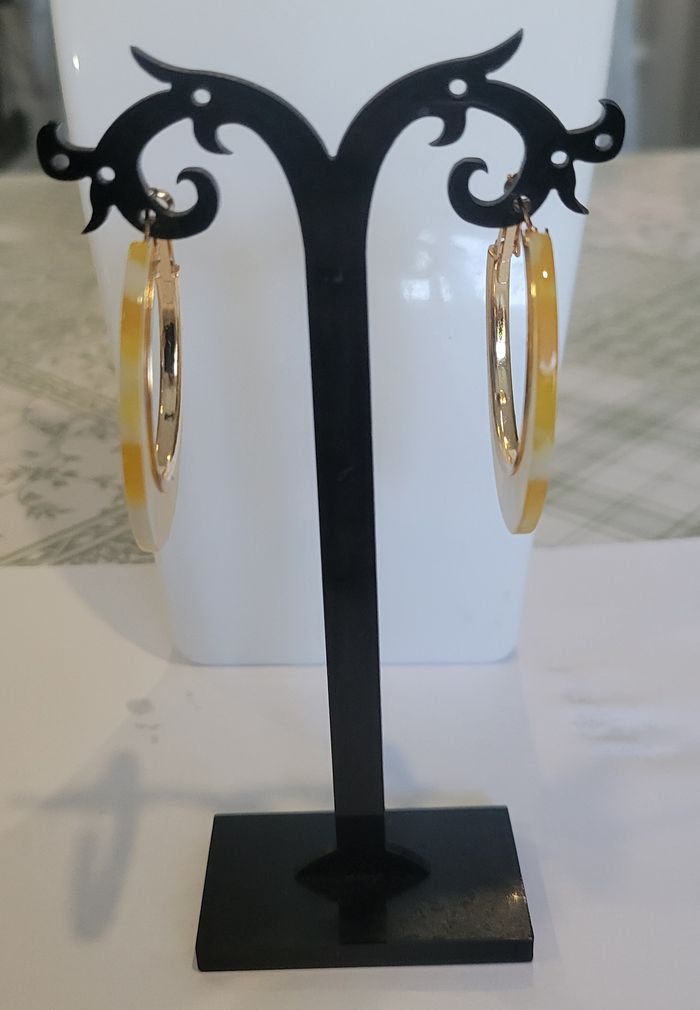 BOUCLES D'OREILLES ANNEAUX CREOLES MARBREES JAUNE ! NEUF - photo numéro 2