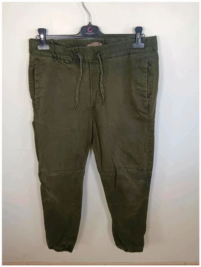 C26 pantalon kaki bershka 42