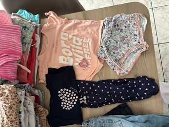 Lot de vêtements 12 mois filles