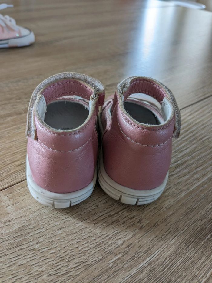 Chaussures ouvertes taille 17 - photo numéro 4