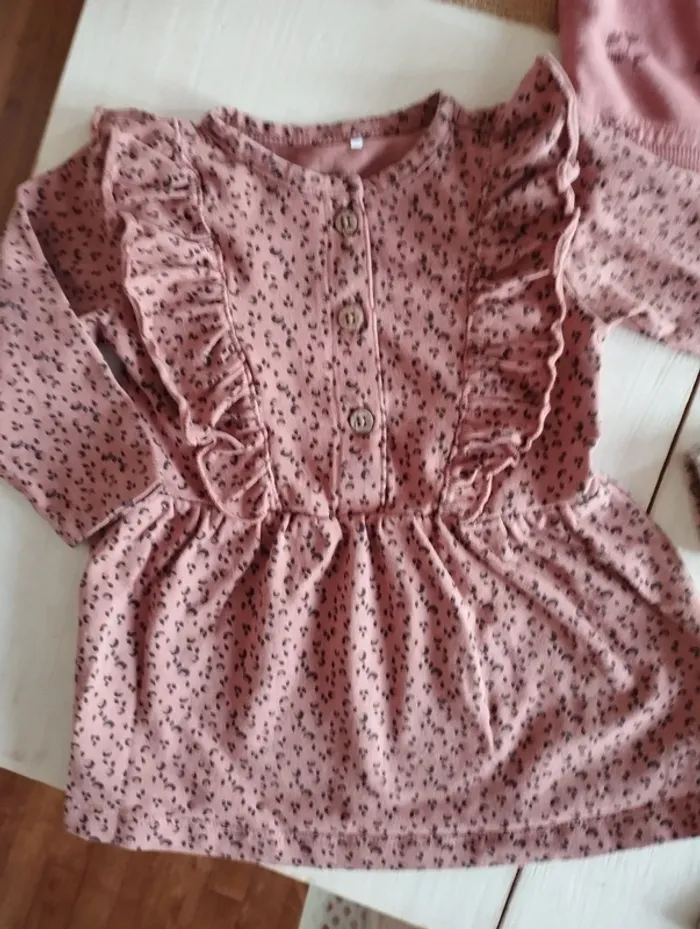 Lot tenues et robes, bébé fille hiver, taille 3 mois - photo numéro 10
