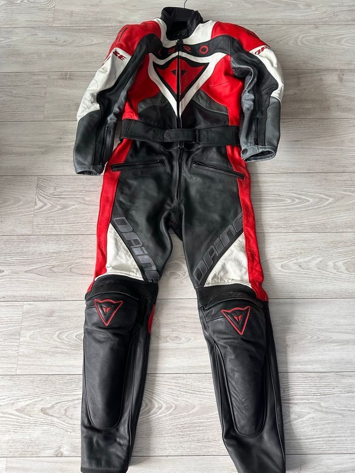Combinaison moto blouson et pantalon cuir Dainese - photo numéro 1
