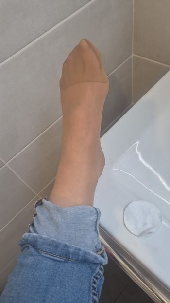 Mi bas beige porté