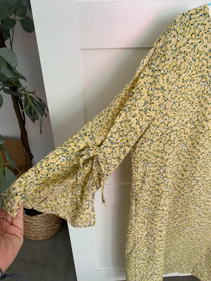 Robe fleurie jaune été