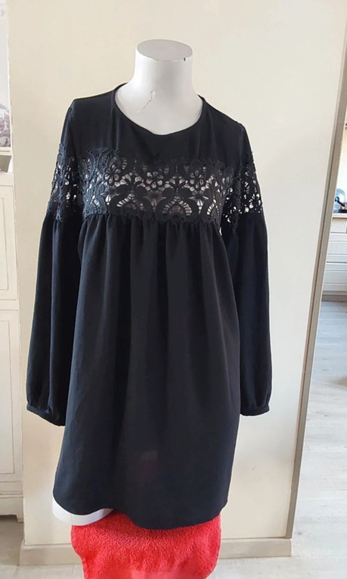 Haut fluide chic noir avec dentelle T 38 - photo numéro 2