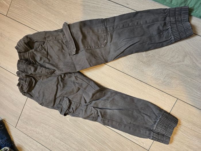 Lot pantalon 5ans - photo numéro 3