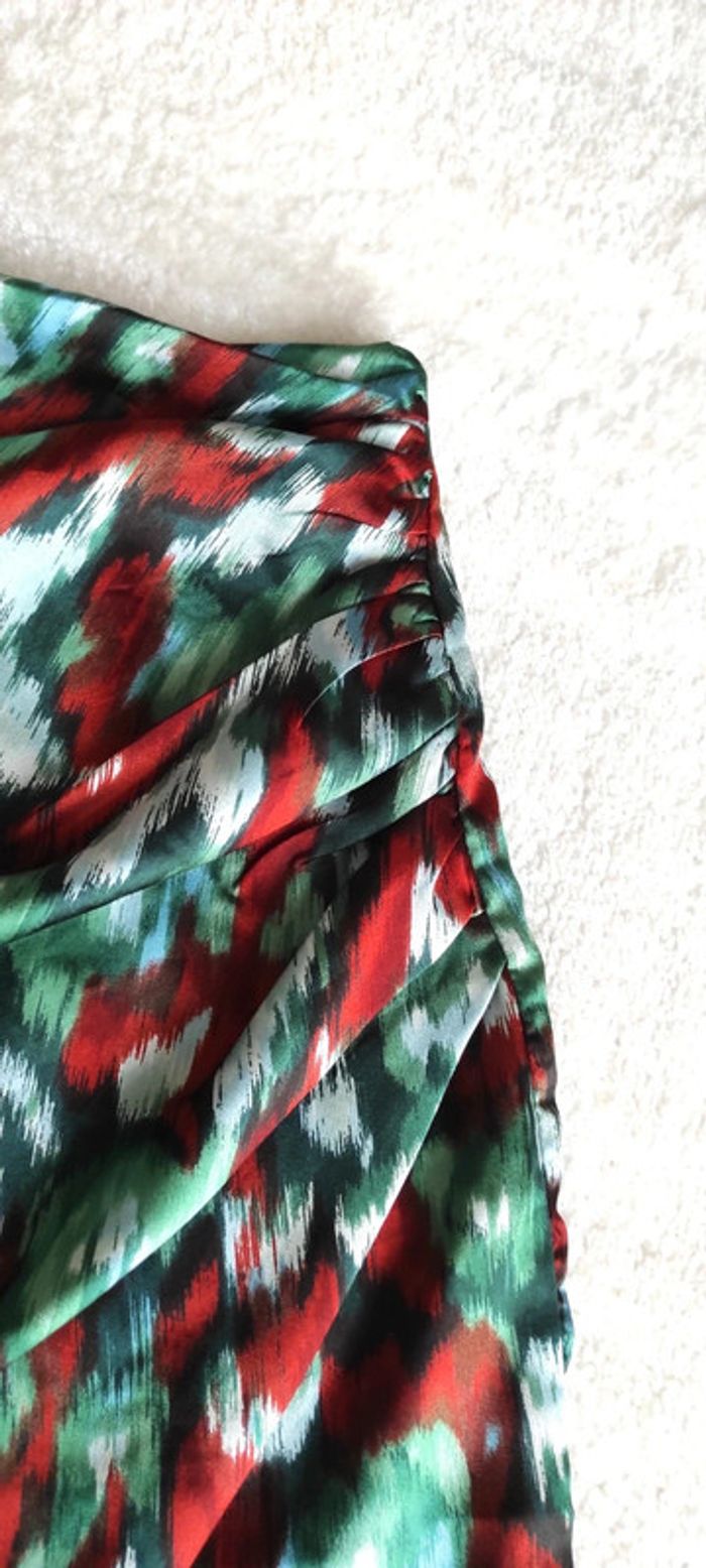 Mini jupe Atelier Evène S tissu style soie satin vert rouge drapée, fluide, légère été - photo numéro 3