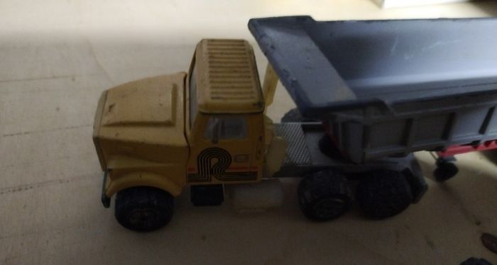 Camion benne Vintage 80