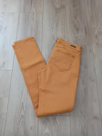 Pantalon slim moutarde
