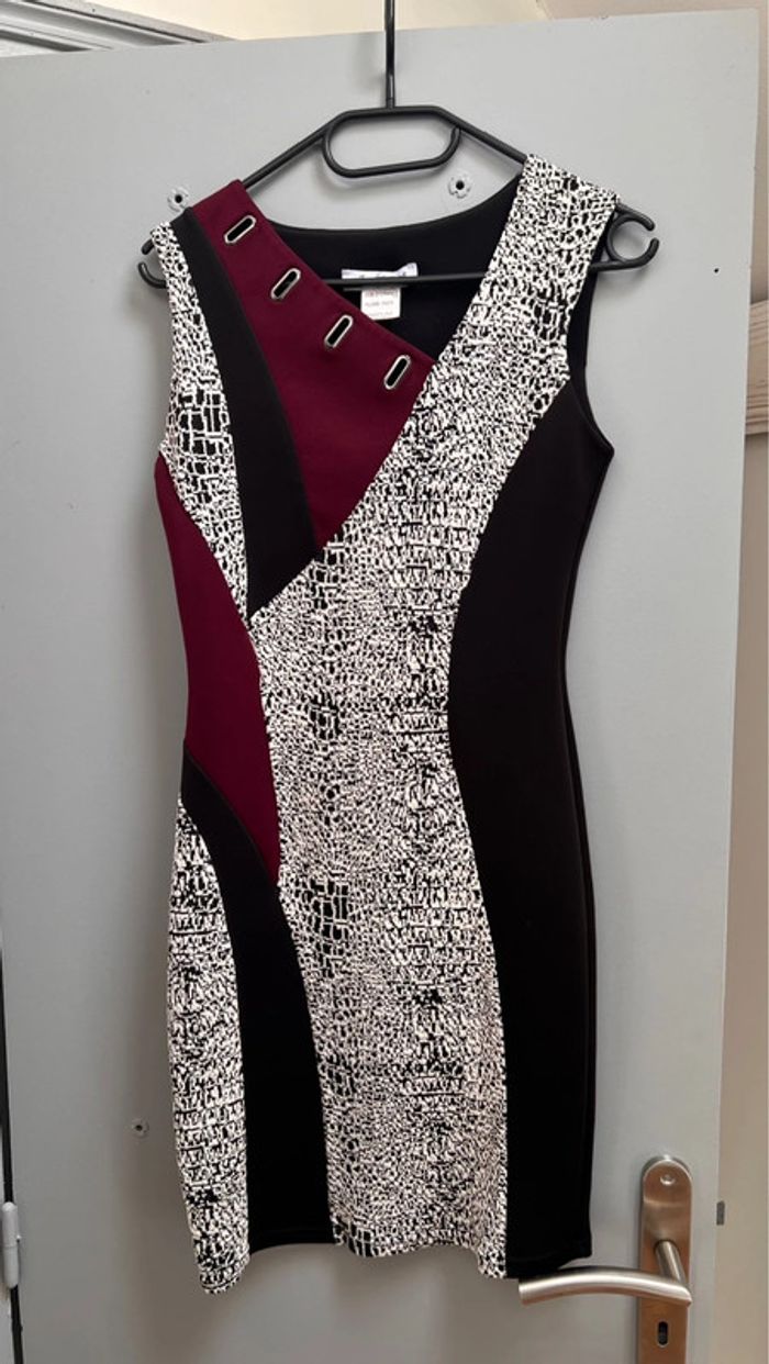 Robe Jus d’Orange noire moulante • Taille M • Élégante soirée