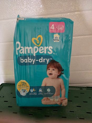 Pampers taille 4 x45 couches 
