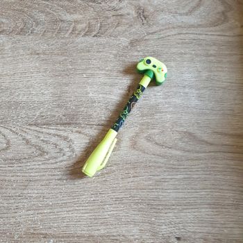 📚 Crayon bille décoration manette lumière #emyfleury_scolaire