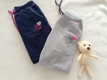 🌸 Deux pantalons - Taille 6 ans 🌸