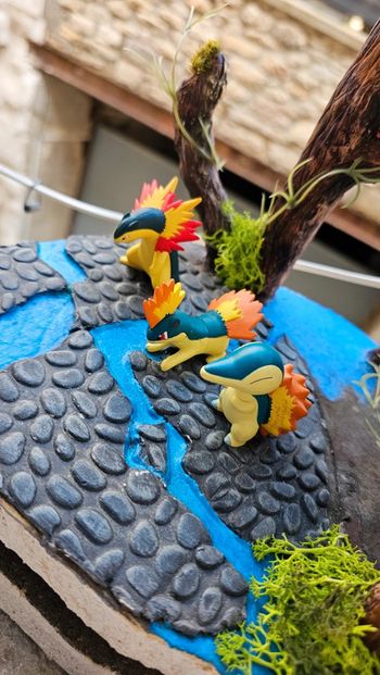 Super figurine Pokemon Nintendo tomy évolution hericendre feurisson typhlosion