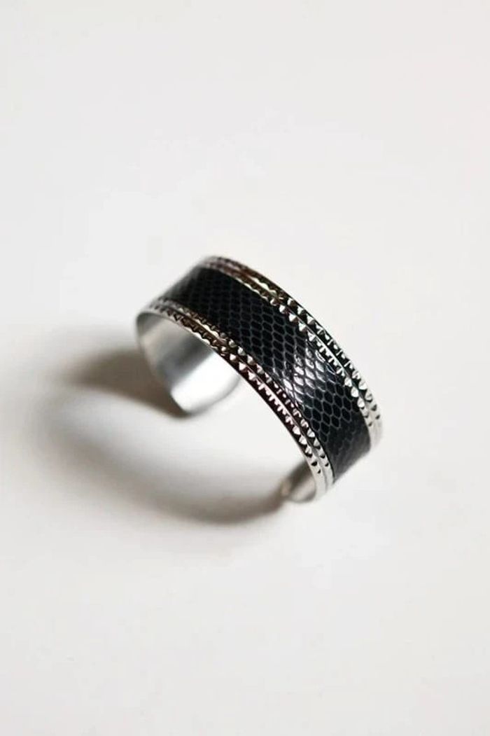 Bracelet manchette en acier inoxydable et cuir