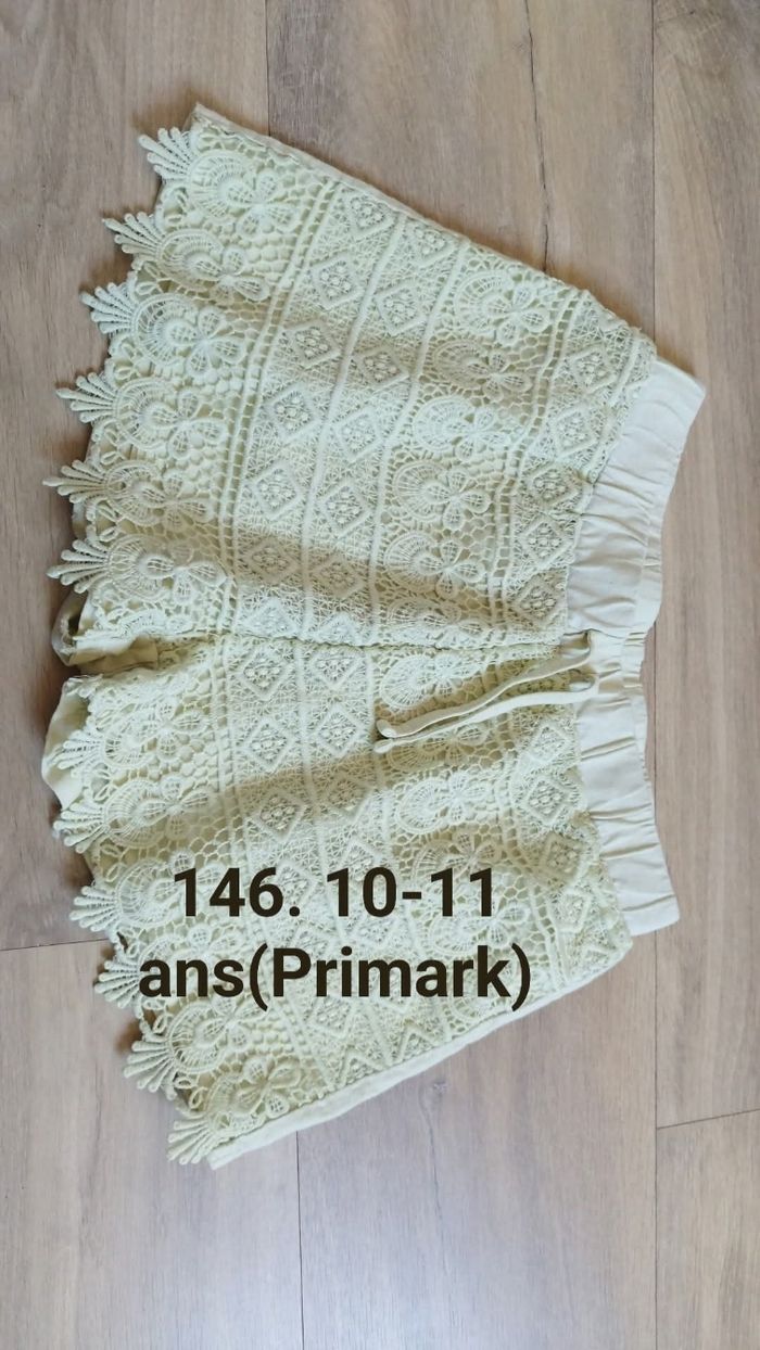Short fille taille 146