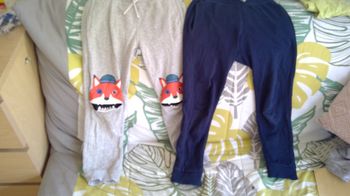 Pantalon jogging 8 ans (Kiabi - C&A)    