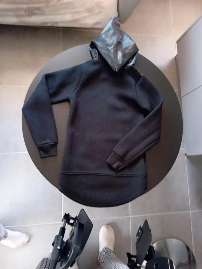 Pull Moderne Noir à Capuche - photo numéro 2